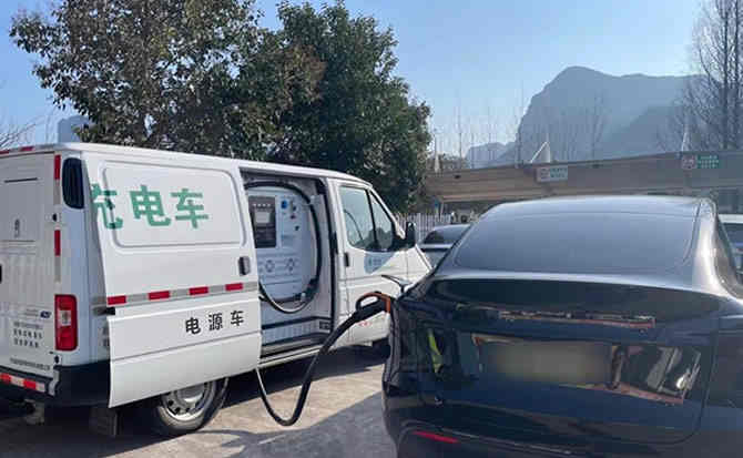 岭东区汽车搭电