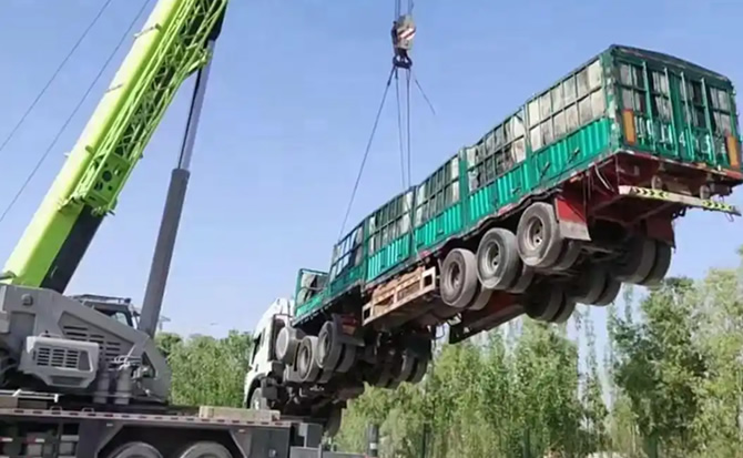 岭东区道路脱困救援案例