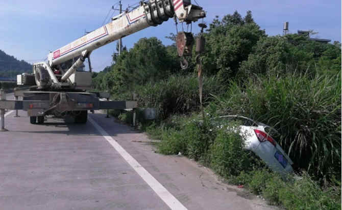 岭东区重载吊车救援